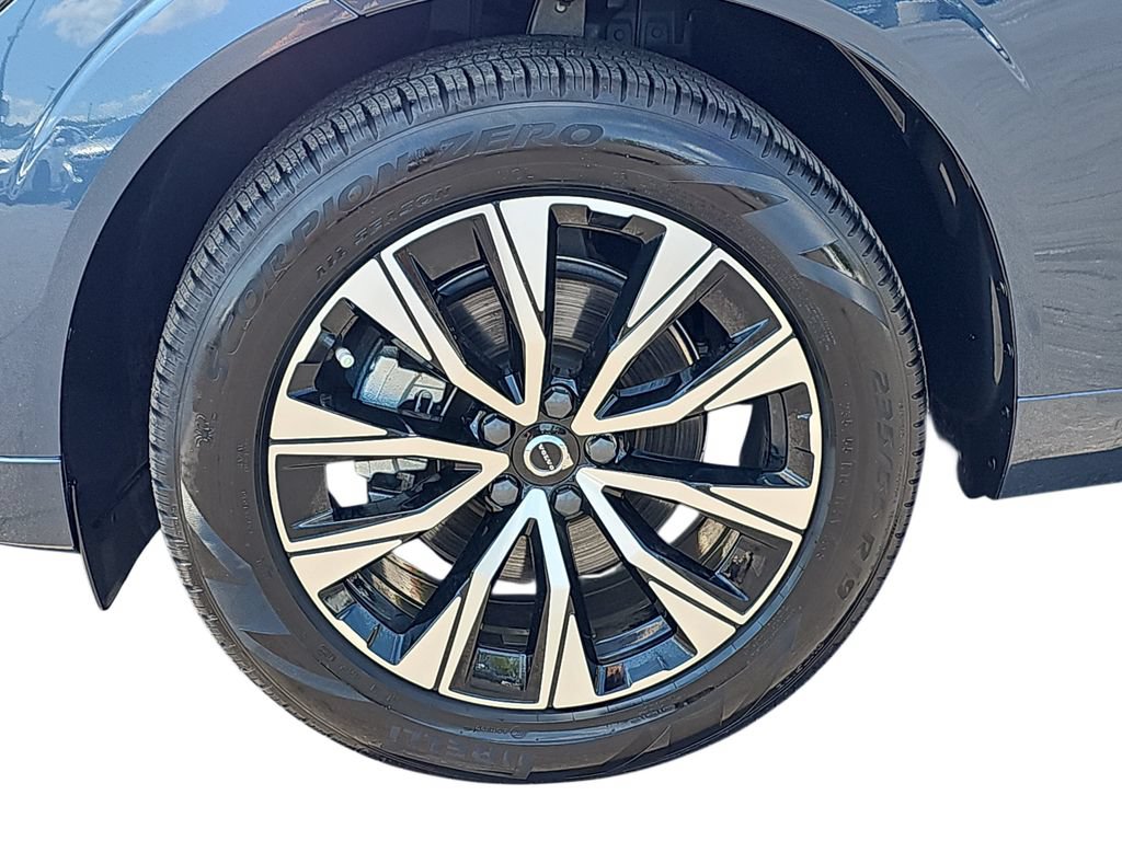 Used 2024 Volvo XC60 B5 Core w/ Protection Package Premier AWD/4WD image 31