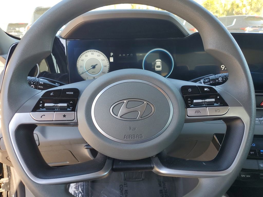 Used 2024 Hyundai Elantra SEL FWD image 19