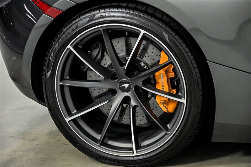Used 2019 McLaren 720S RWD image 13