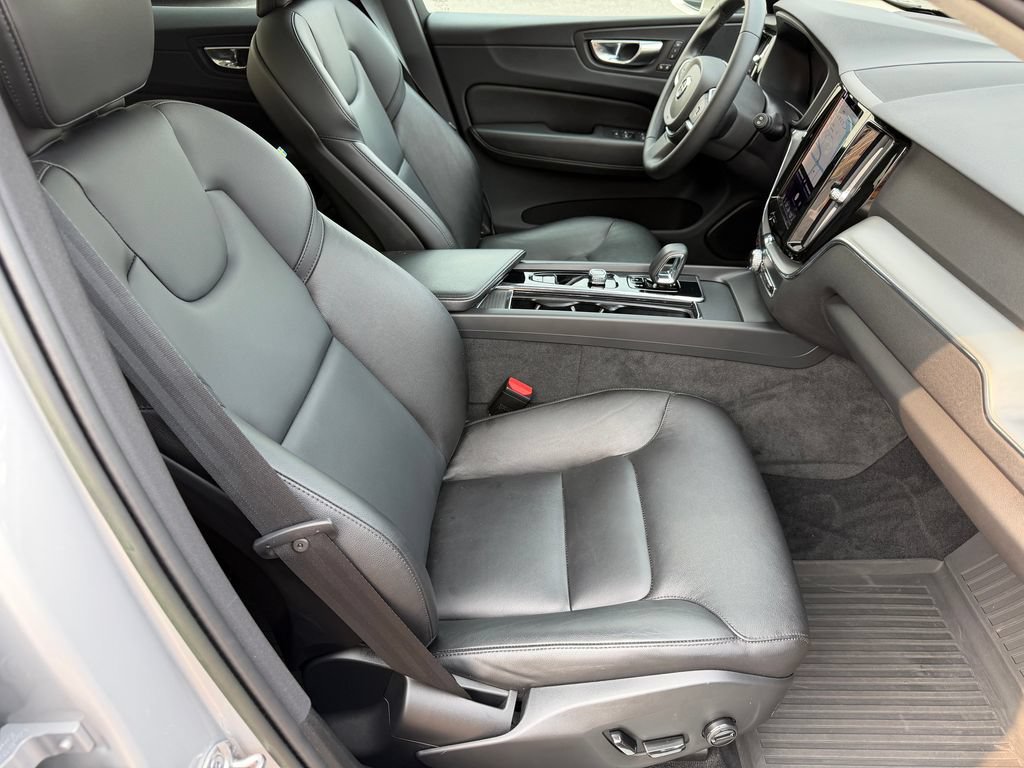 Certified 2023 Volvo XC60 T8 Core AWD/4WD image 15