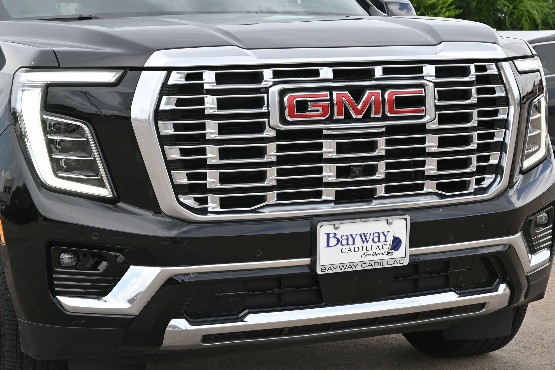 Used 2025 GMC Yukon Denali w/ Sun & Power Step Package RWD image 30