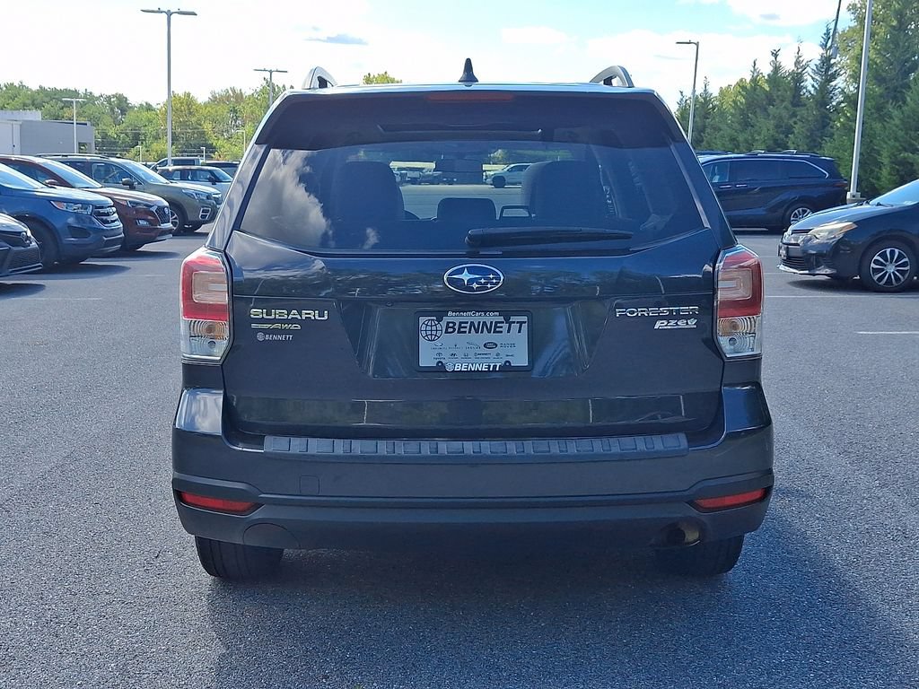 Used 2017 Subaru Forester 2.5i Premium AWD/4WD image 5