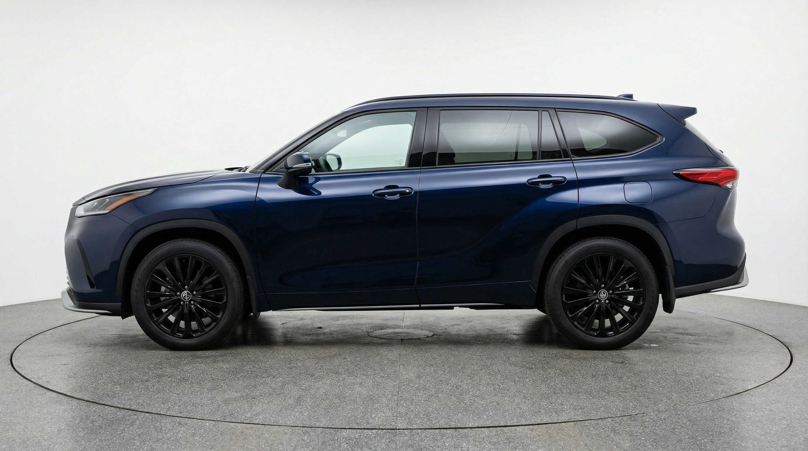 Used 2025 Toyota Highlander XSE image 5