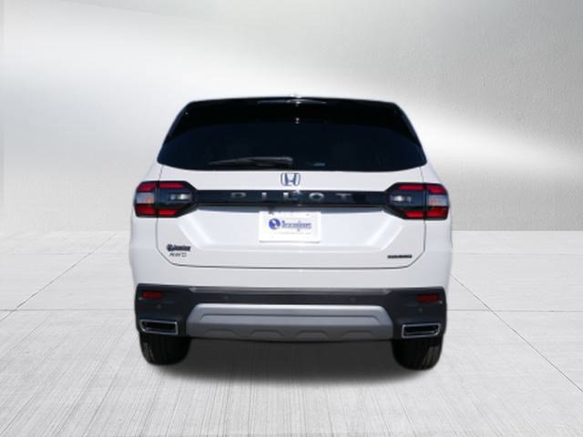 Used 2025 Honda Pilot Touring image 4
