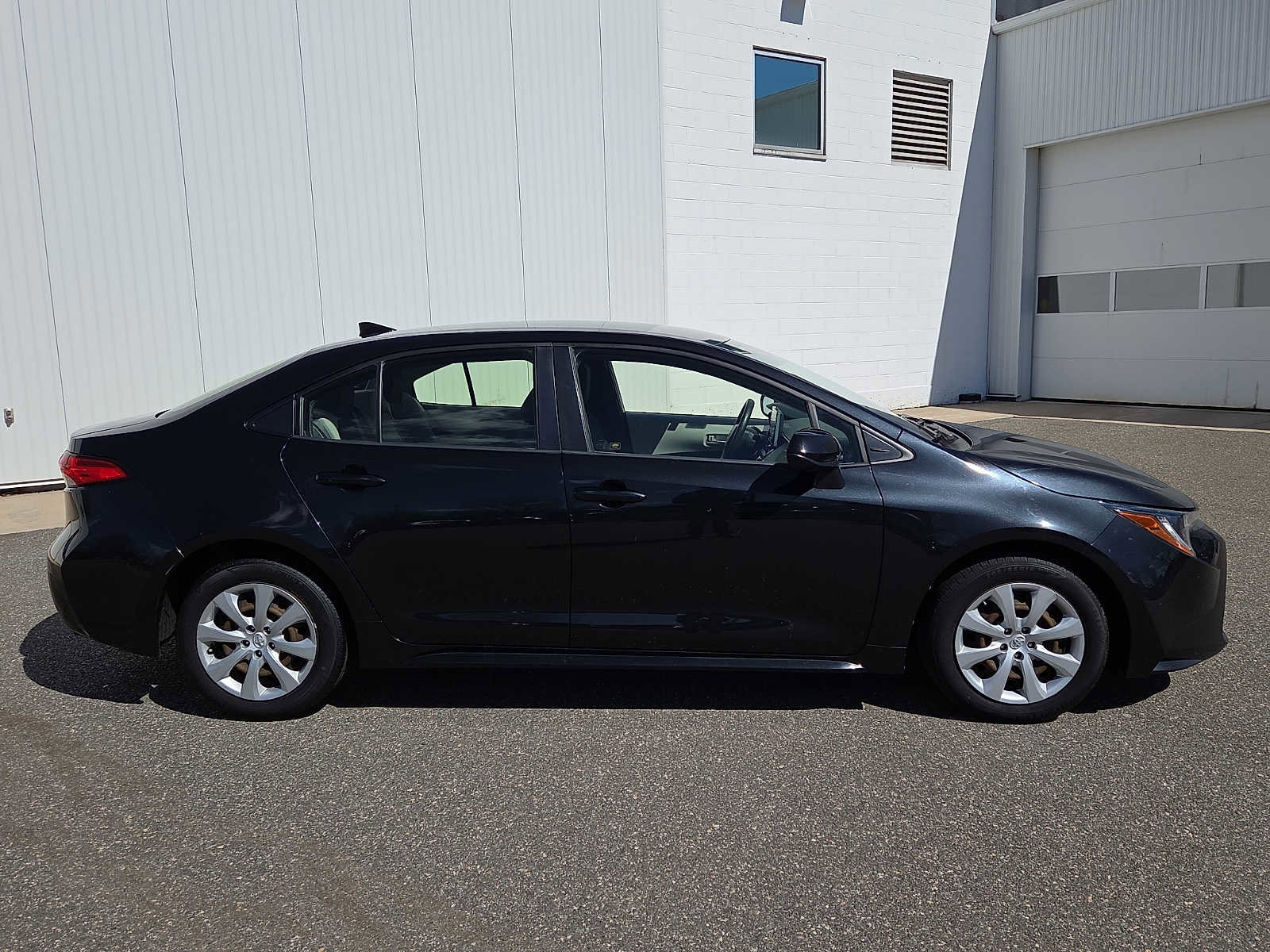 Used 2020 Toyota Corolla LE image 7