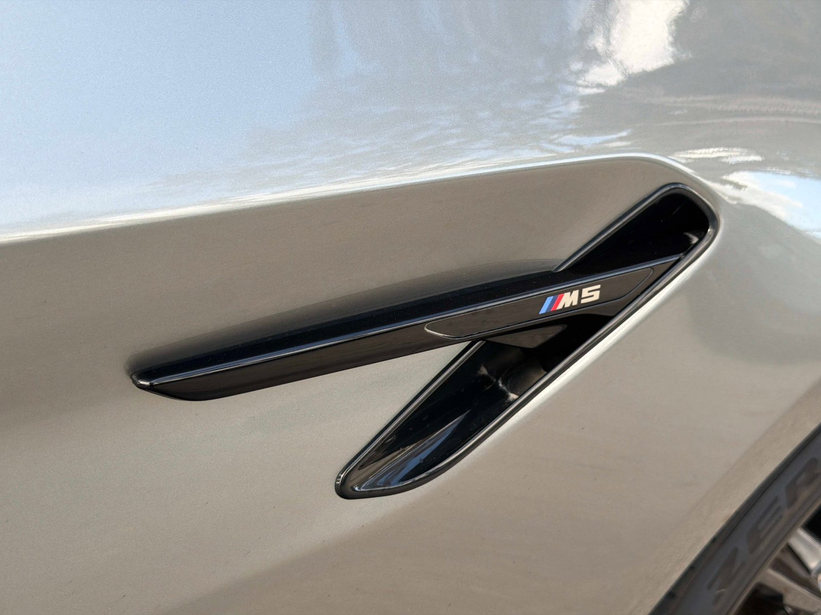 Used 2019 BMW M5 w/ Executive Package image 21