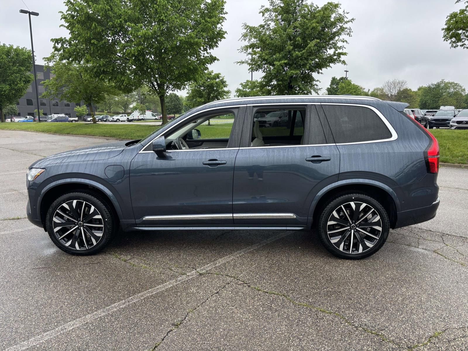 New 2026 Volvo XC90 T8 Ultra w/ Protection Package Premier AWD/4WD image 8