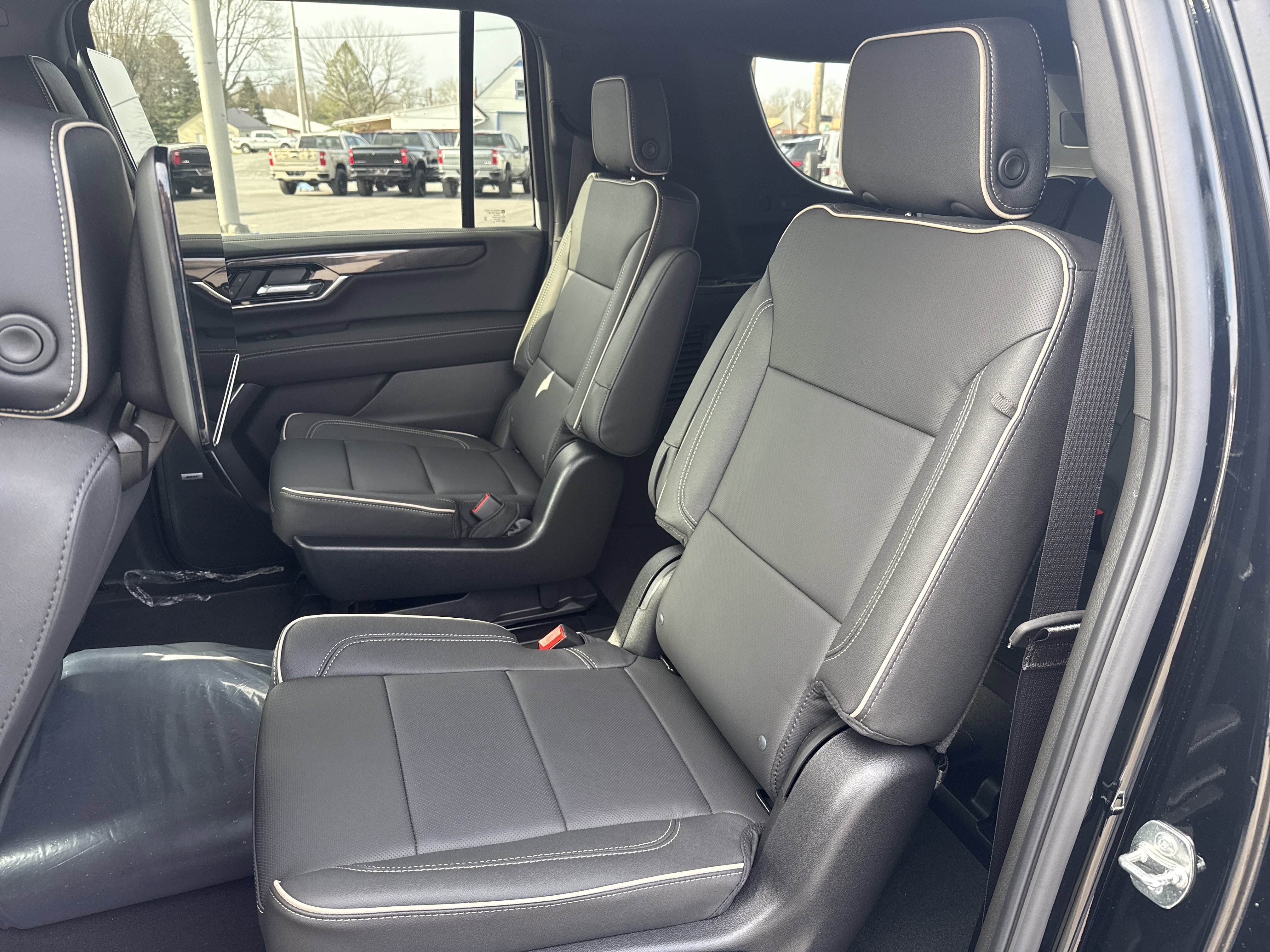 New 2026 GMC Yukon XL Elevation image 12