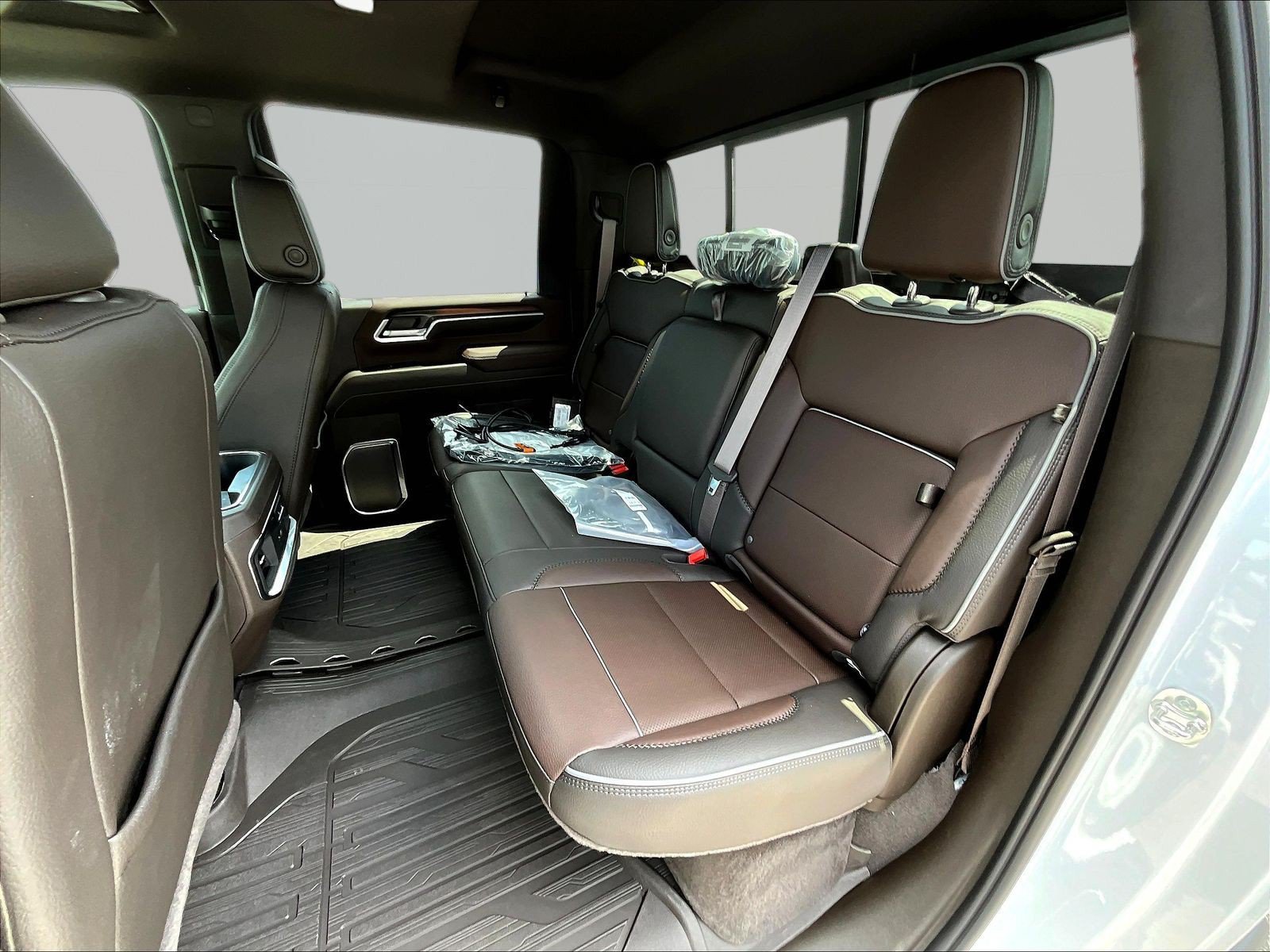 New 2026 GMC Sierra 2500 Denali w/ Denali Reserve Package AWD/4WD image 18