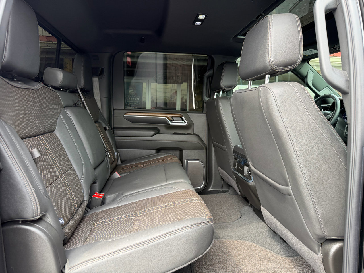 Used 2025 Chevrolet Silverado 2500 High Country w/ Technology Package image 21