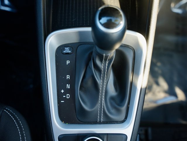 Used 2022 Hyundai Venue SEL w/ Cargo Package image 22