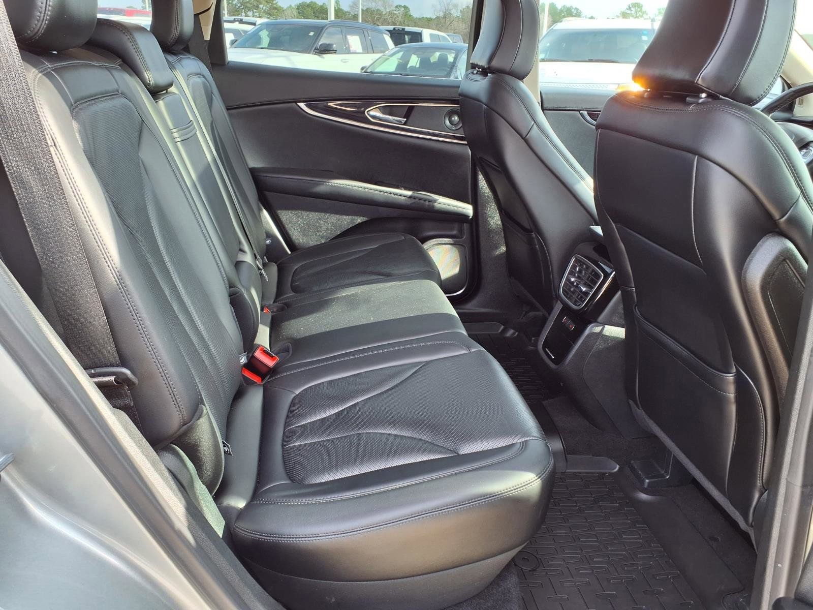 Used 2022 Lincoln Nautilus Reserve w/ Luxury Package image 21