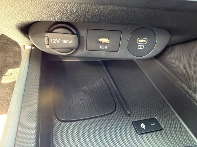 Used 2025 Hyundai Elantra Limited FWD image 26