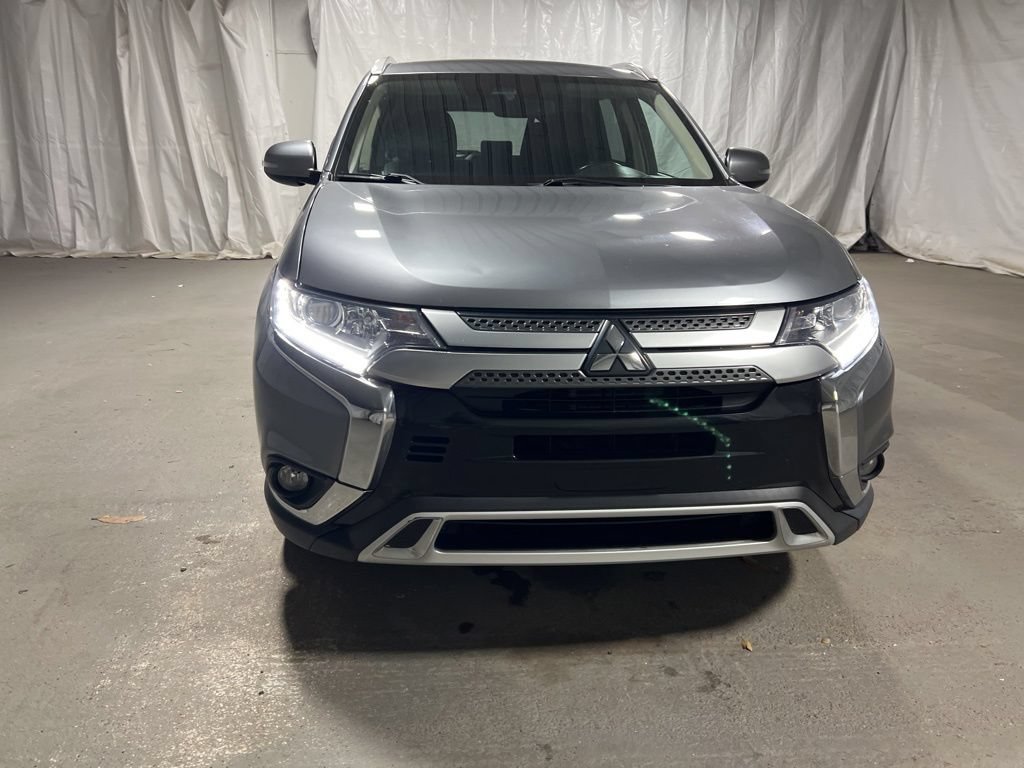 Used 2020 Mitsubishi Outlander SE FWD image 2