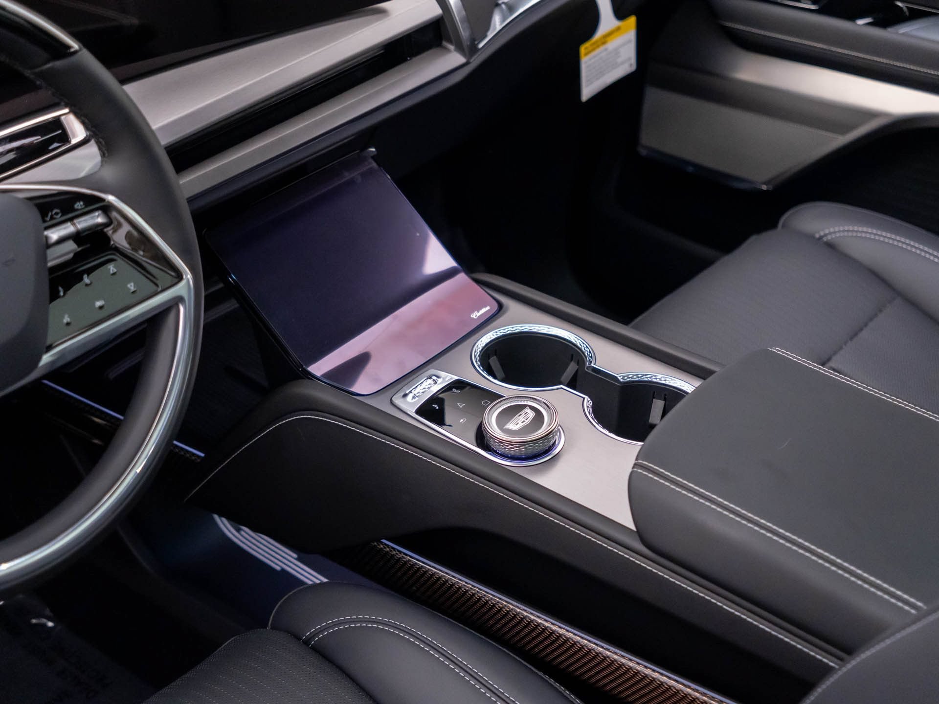New 2027 Cadillac Vistiq Luxury w/ LPO, Floor Liner Package AWD/4WD image 11