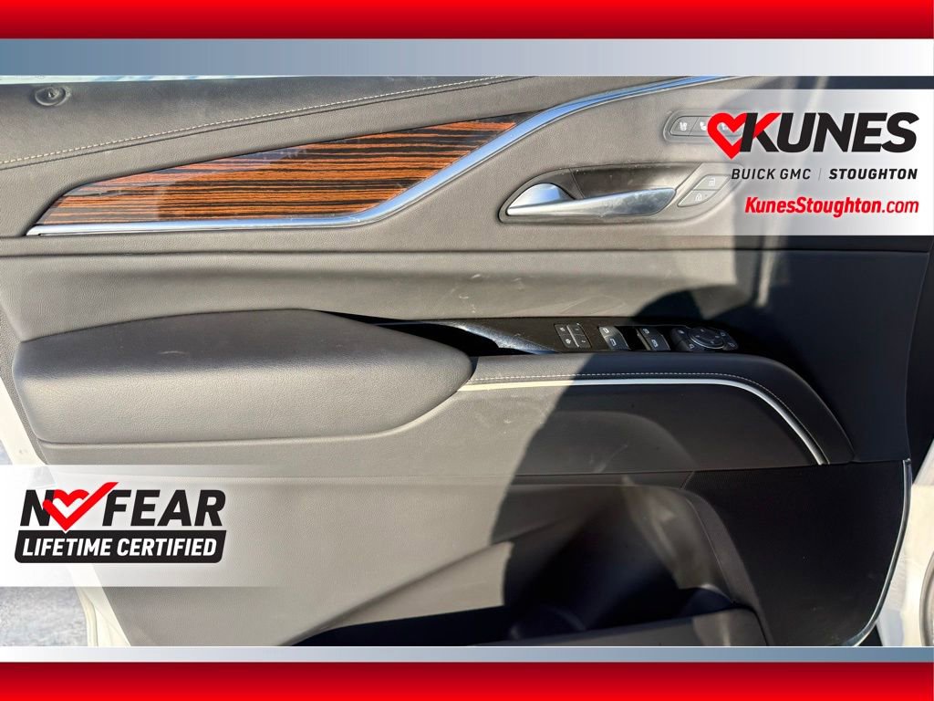 Used 2024 Cadillac Escalade ESV Premium Luxury image 18