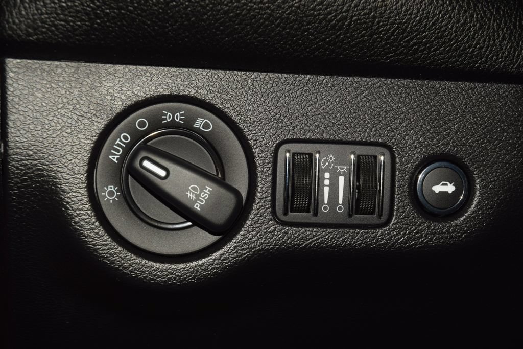 Used 2019 Dodge Challenger R/T Scat Pack w/ T/A Package RWD image 36