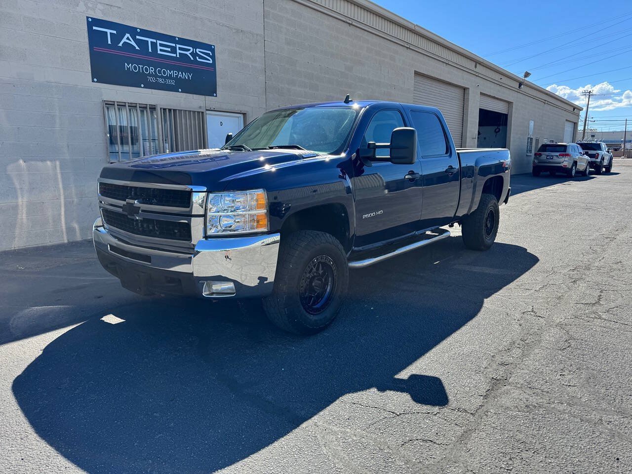 Used 2010 Chevrolet Silverado 2500 LT w/ Interior Plus Package AWD/4WD image 3
