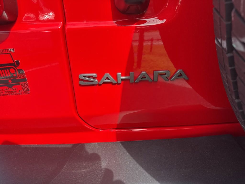 Used 2025 Jeep Wrangler Sahara image 13