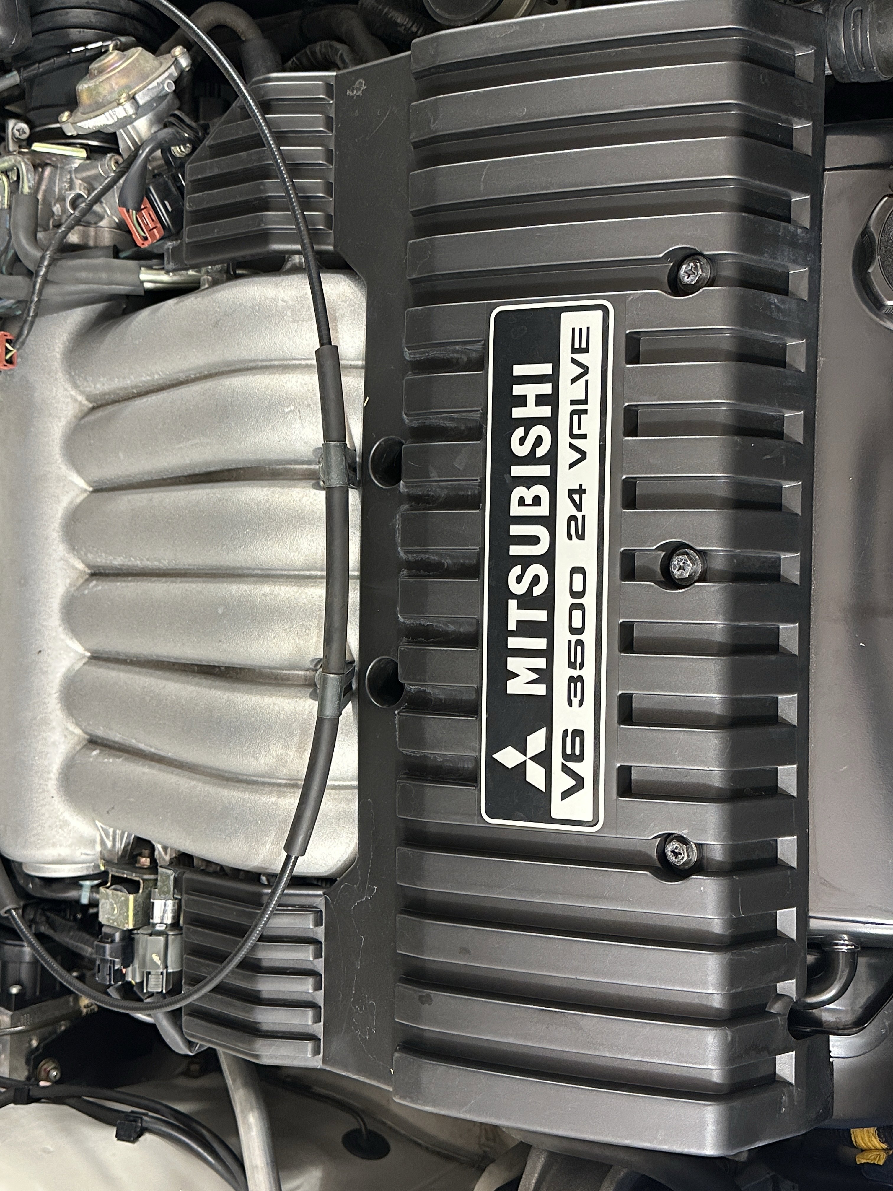 Used 2004 Mitsubishi Diamante LS image 3