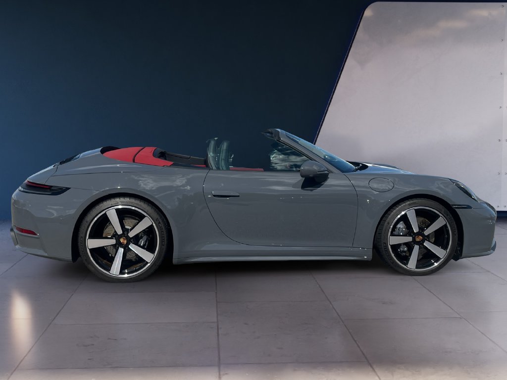 Used 2025 Porsche 911 Carrera RWD image 6