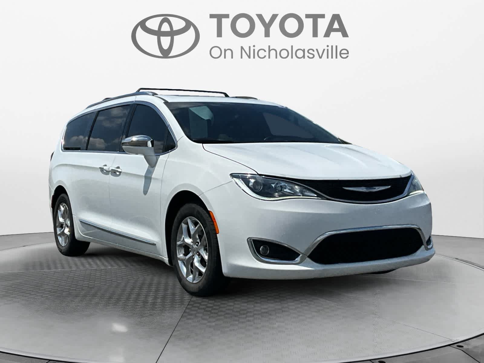 Used 2018 Chrysler Pacifica Limited FWD image 7