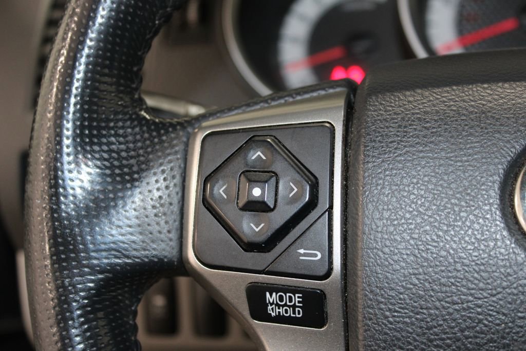 Used 2014 Toyota Tacoma 2WD Double Cab image 31