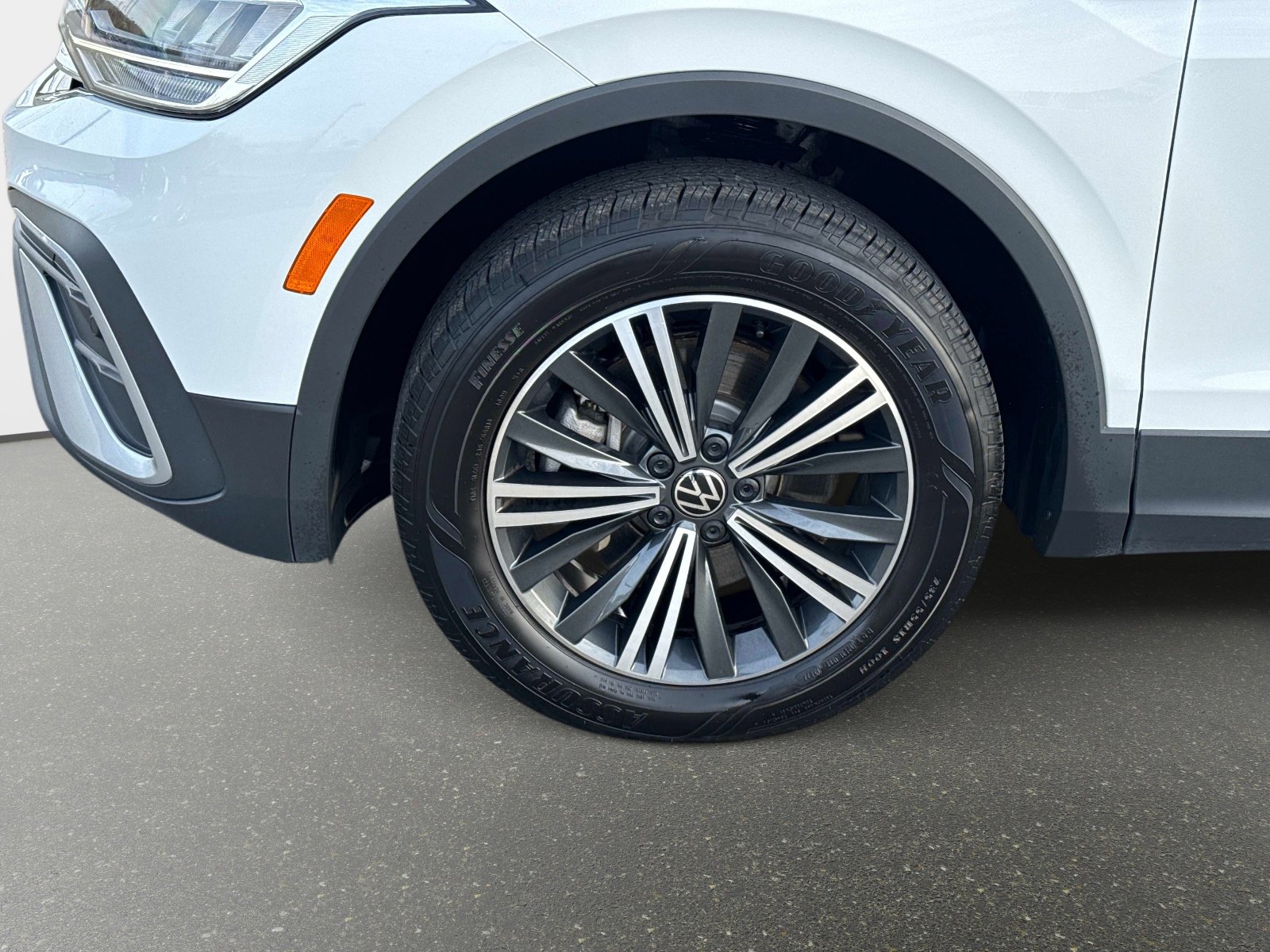 Used 2024 Volkswagen Tiguan Wolfsburg Edition image 11