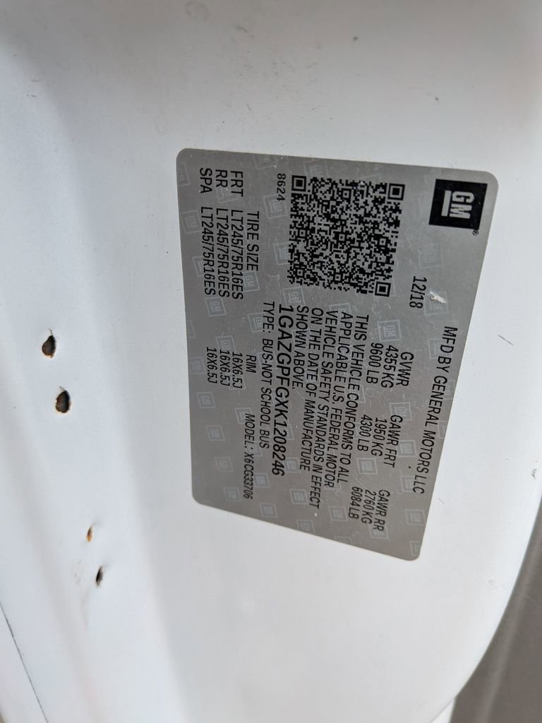 Used 2019 Chevrolet Express 3500 LT w/ LT Preferred Equipment Group image 32