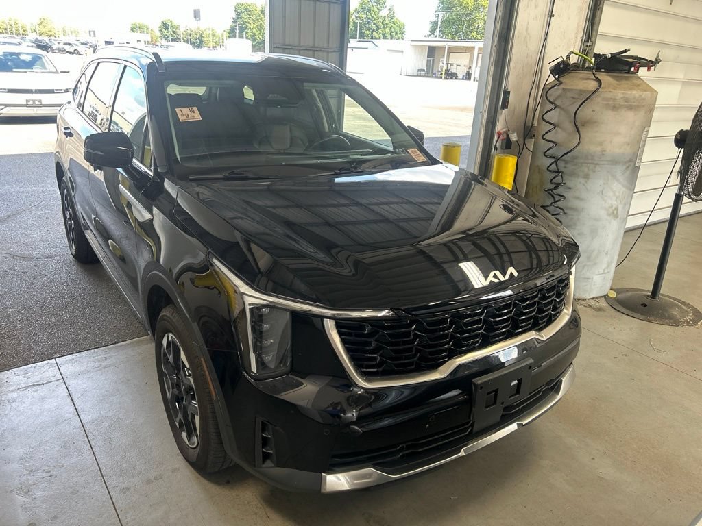 Used 2024 Kia Sorento S AWD/4WD image 1