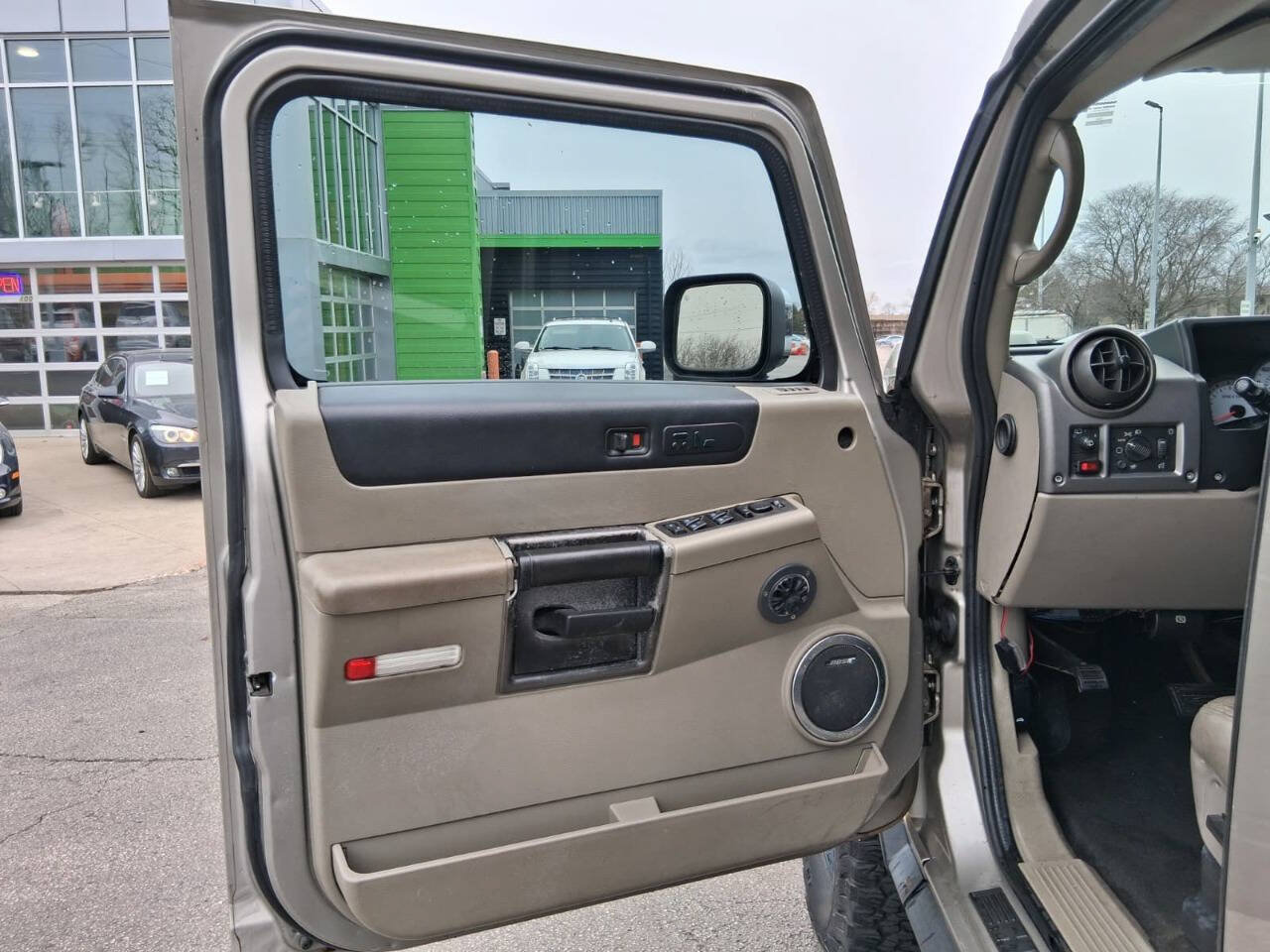 Used 2003 HUMMER H2 Base 4dr 4WD SUV w/ Preferred Equipment Group image 9