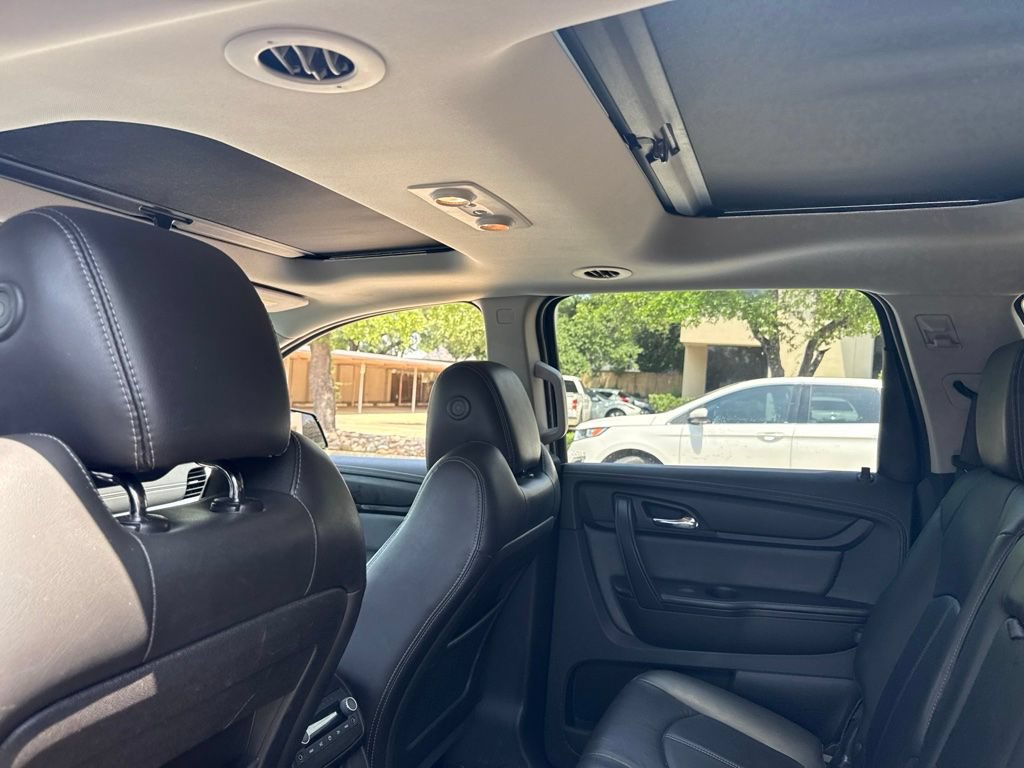 Used 2017 Chevrolet Traverse LT FWD image 9