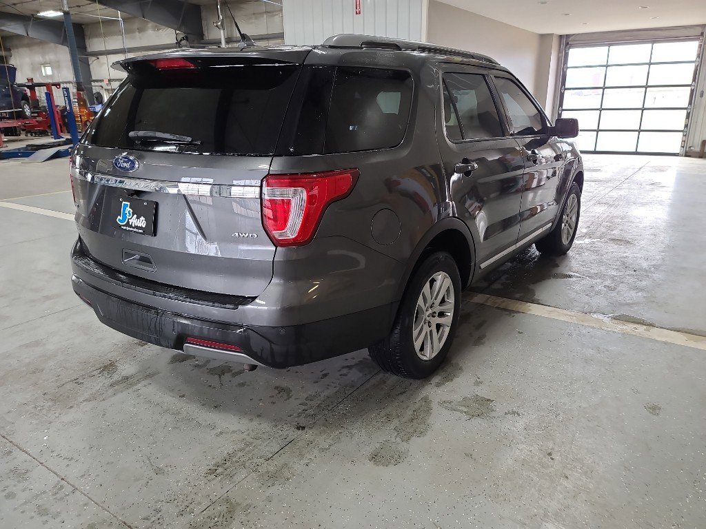 Used 2019 Ford Explorer XLT w/ Equipment Group 201A image 5