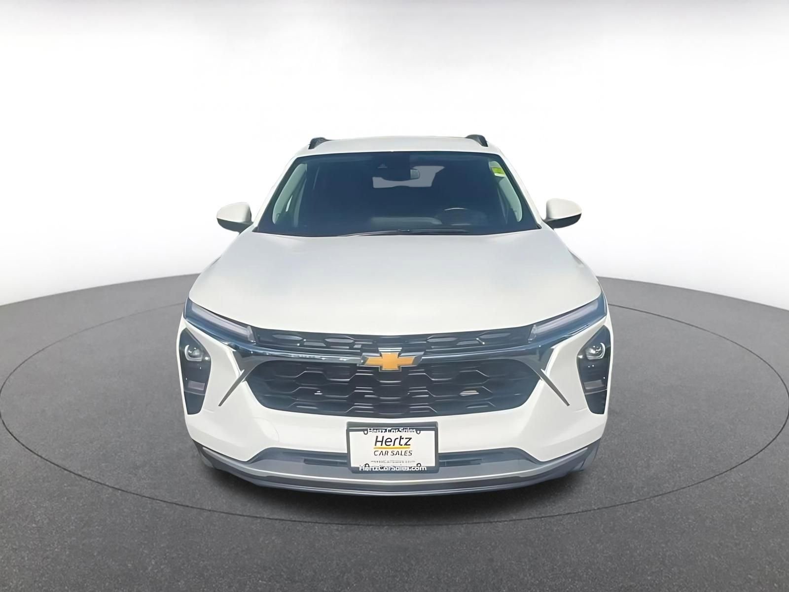 Used 2025 Chevrolet Trax LT w/ LT Convenience Package FWD image 4