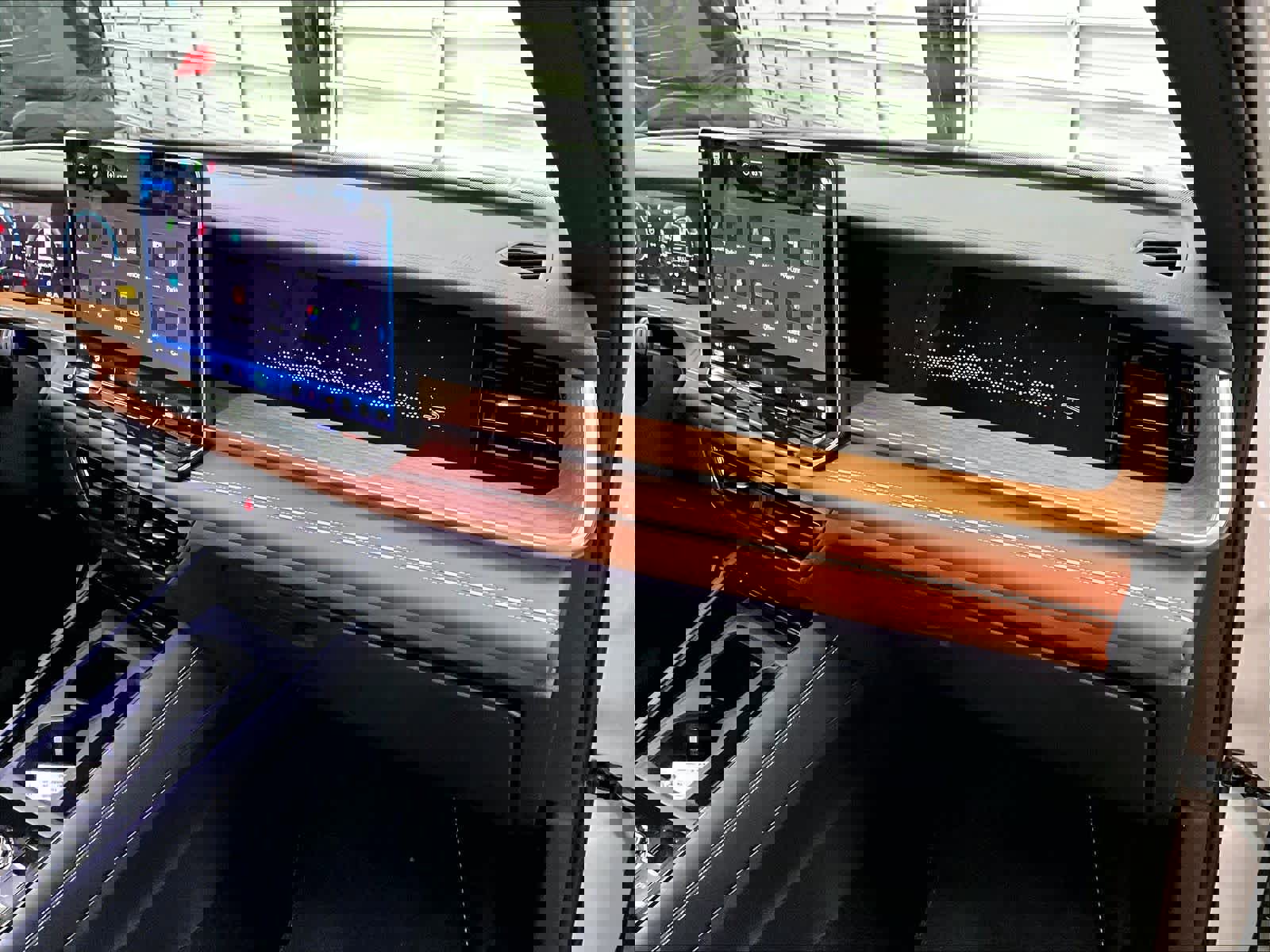 New 2026 Volkswagen Tiguan SEL R-Line image 29