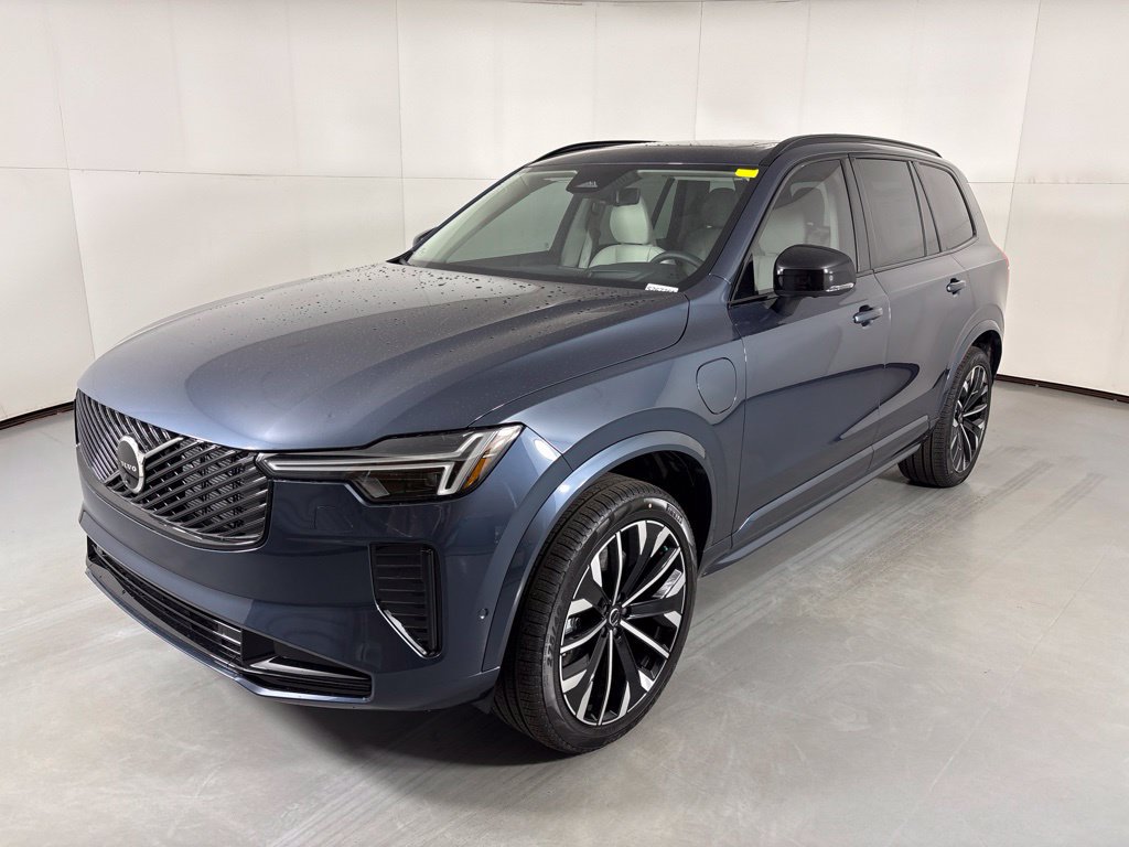 New 2026 Volvo XC90 T8 Ultra w/ Protection Package Premier AWD/4WD image 4