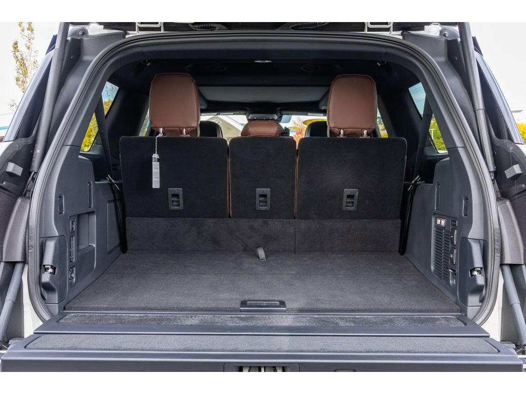 Used 2025 Lincoln Navigator L Reserve image 16