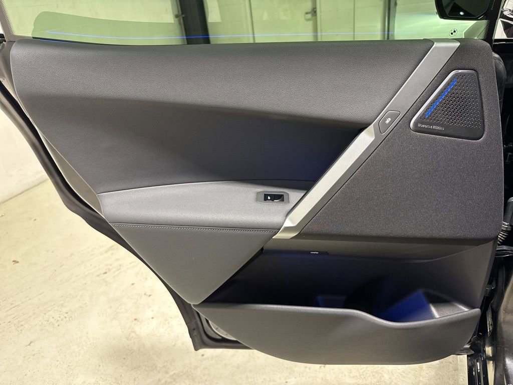 Used 2025 BMW iX M60 image 39