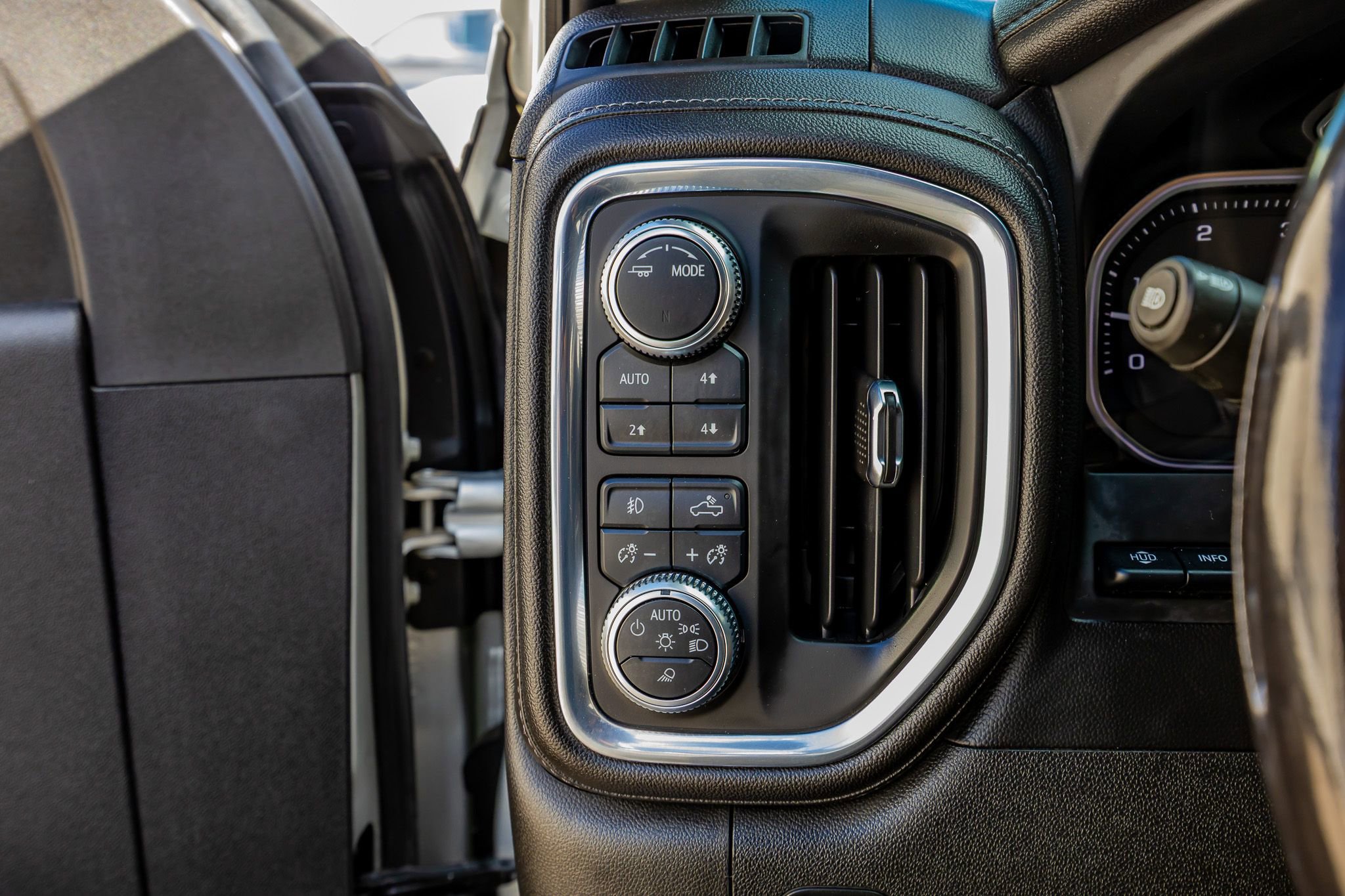 Used 2020 GMC Sierra 3500 Denali w/ Denali Ultimate Package image 22