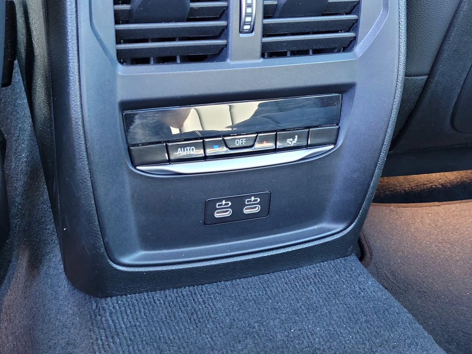 Used 2022 BMW 330e xDrive w/ Premium Package image 11