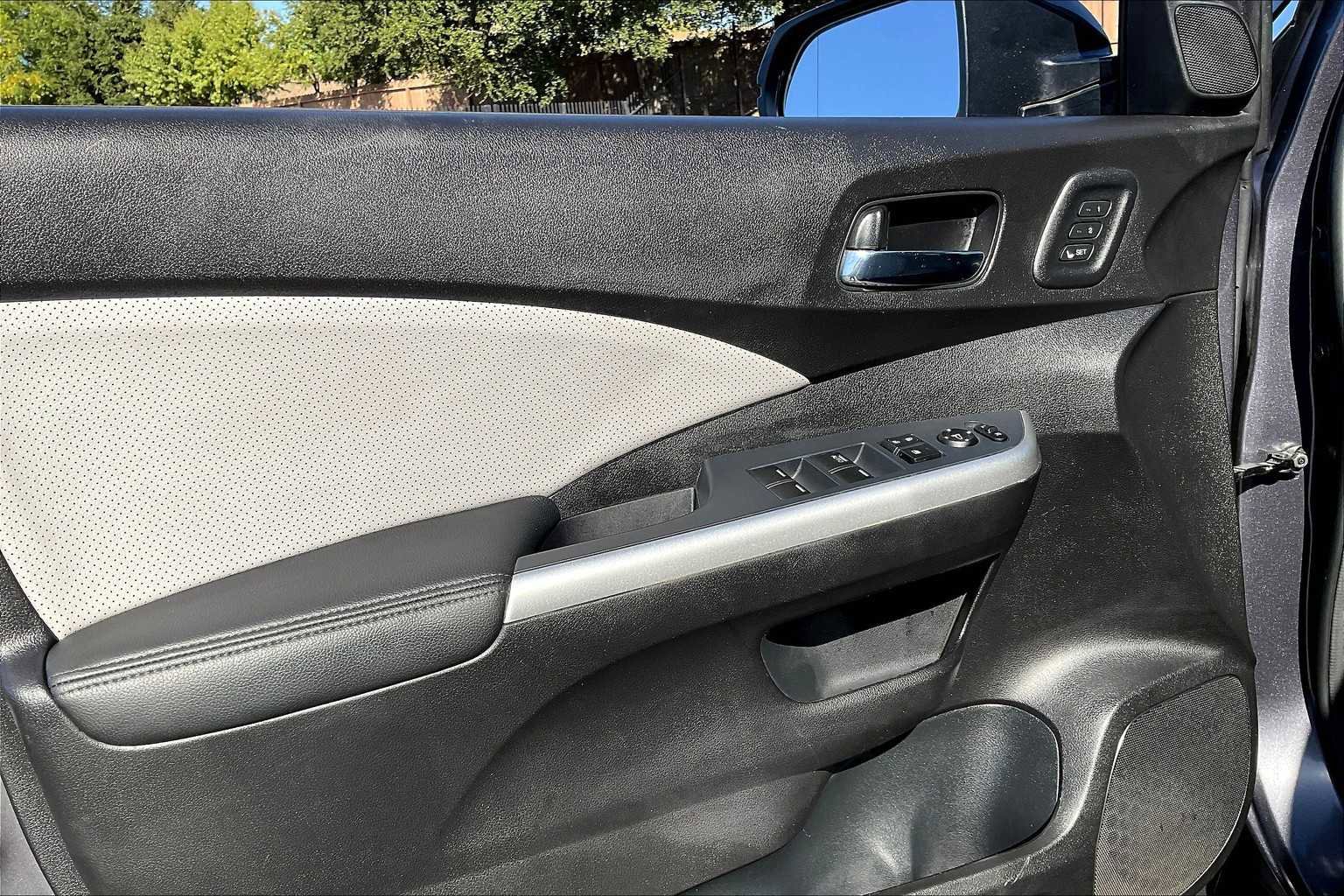 Used 2016 Honda CR-V Touring image 26