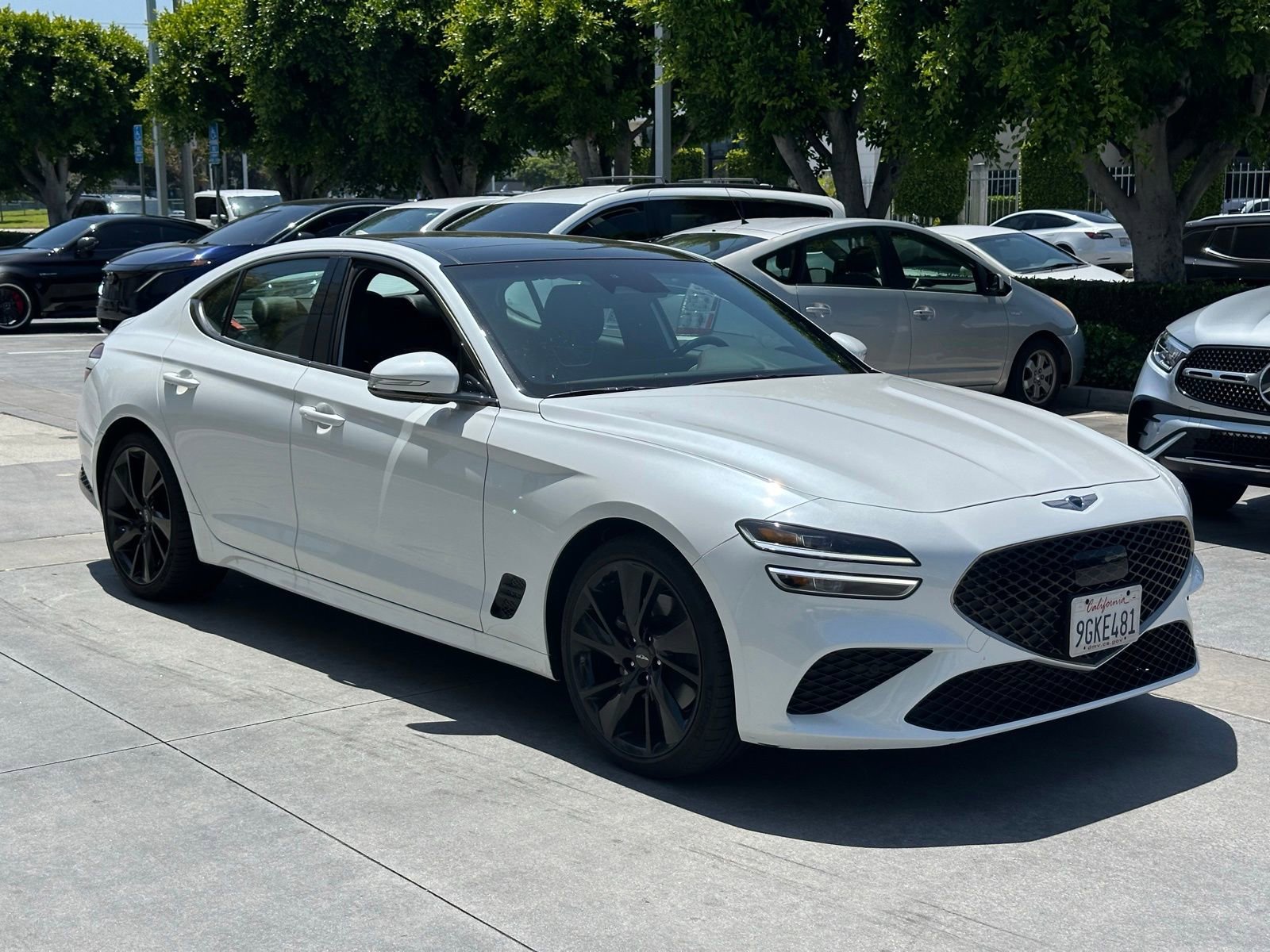 Used 2023 Genesis G70 2.0T w/ Sport Prestige Package RWD image 9