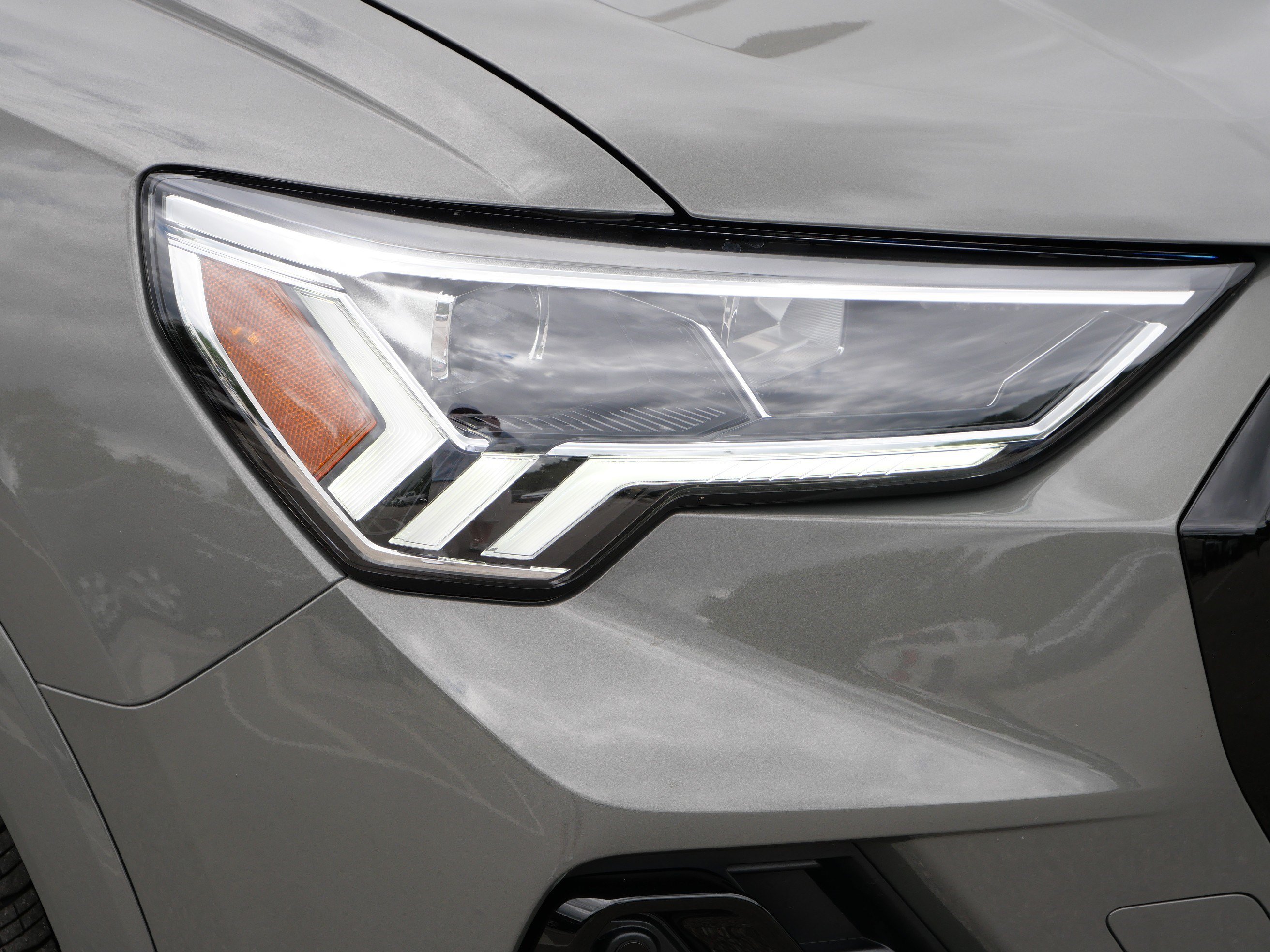 Certified 2025 Audi Q3 2.0T Premium w/ Convenience Package AWD/4WD image 16
