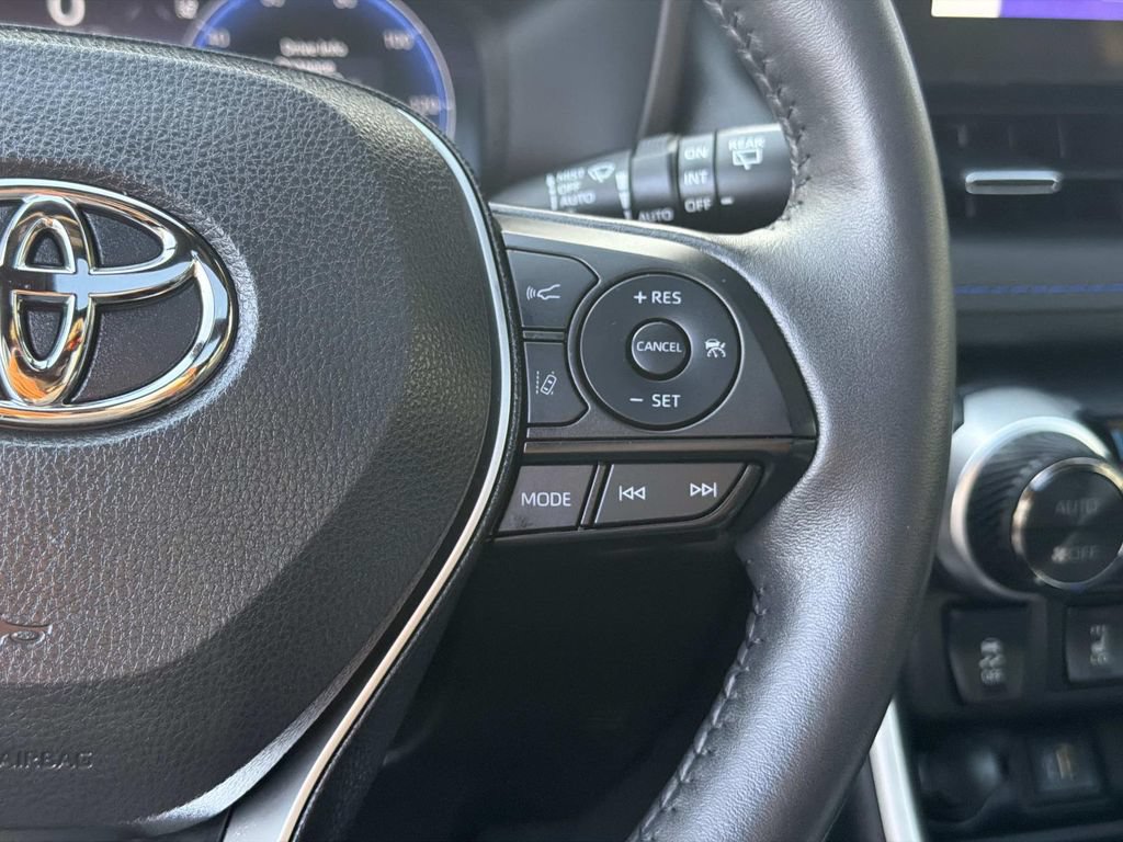 Used 2023 Toyota RAV4 XSE AWD/4WD image 25