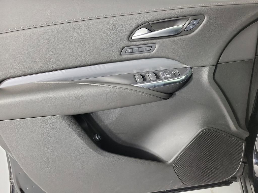 Used 2025 Cadillac XT4 Premium Luxury FWD image 19