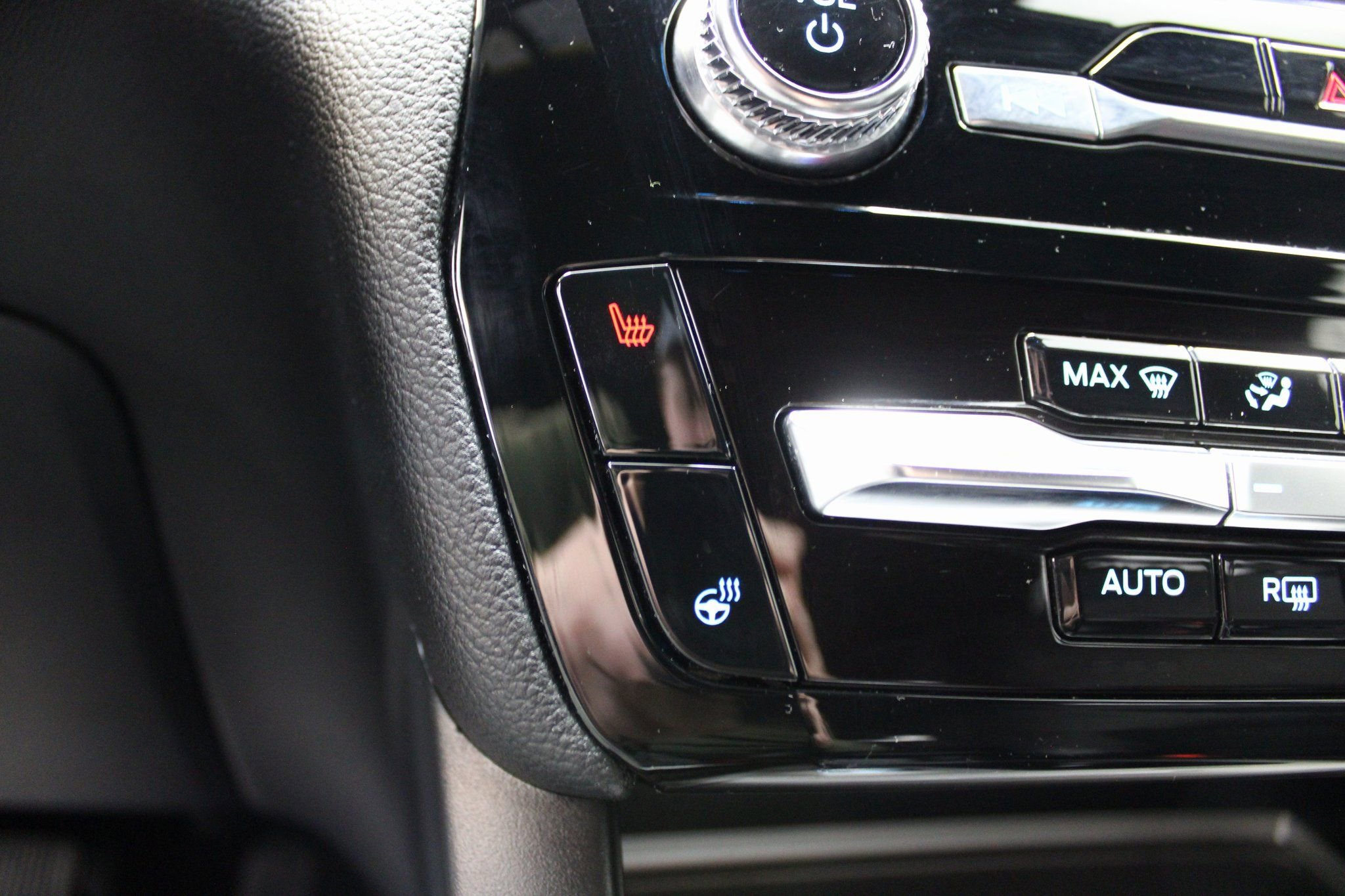 Used 2023 Ford Explorer ST-Line w/ Class IV Trailer Tow Package image 45