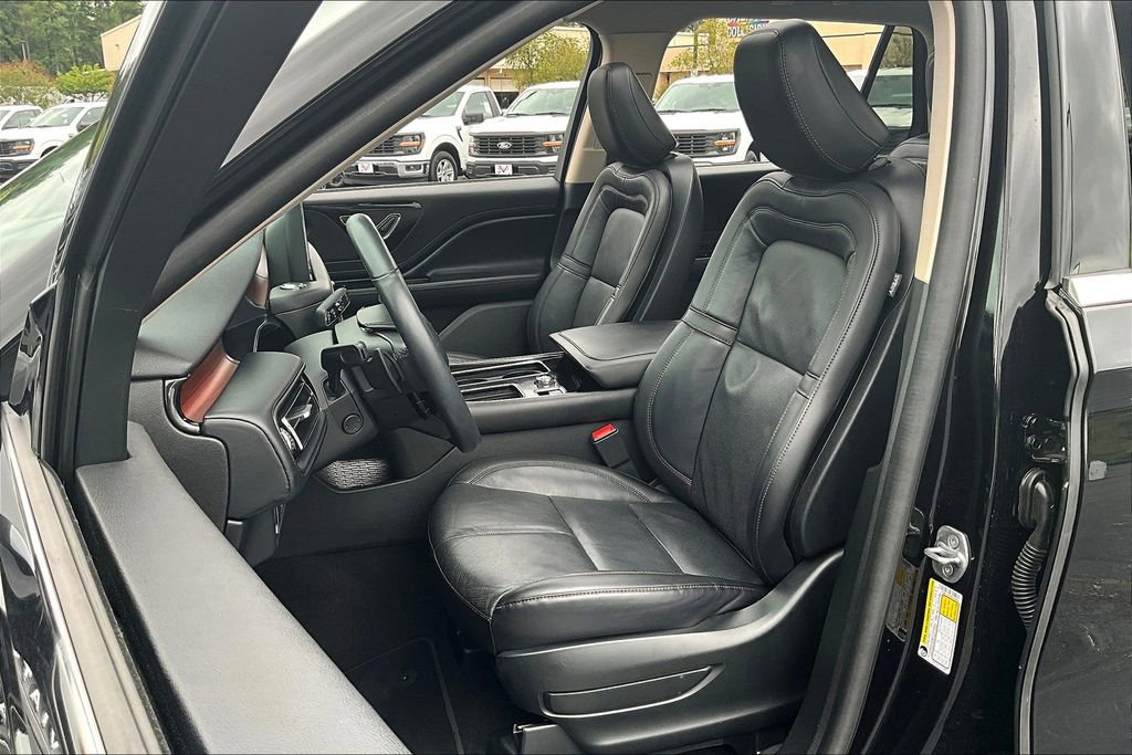 Certified 2023 Lincoln Aviator Reserve w/ Equipment Group 201A image 25