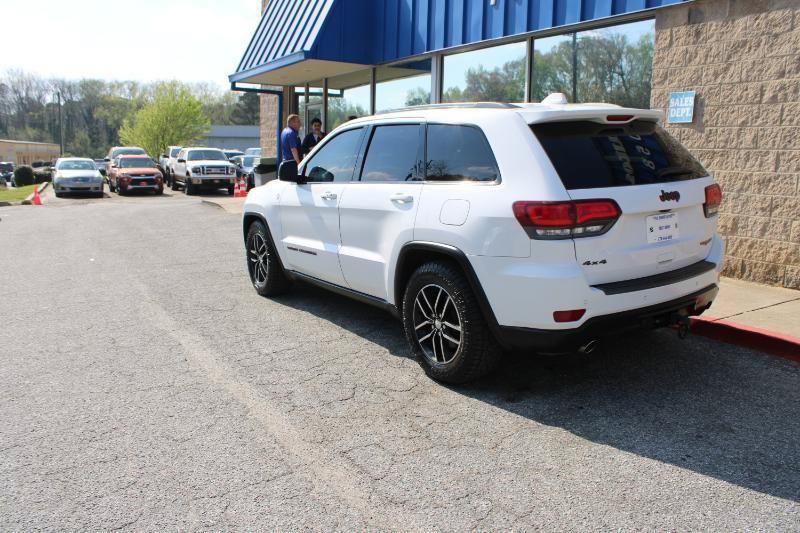 Used 2017 Jeep Grand Cherokee Trailhawk AWD/4WD image 5