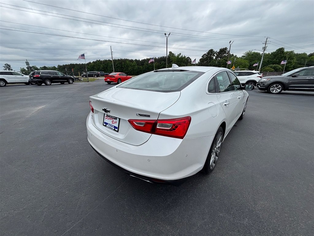 Used 2016 Chevrolet Malibu Premier w/ Driver Confidence Package II FWD image 5