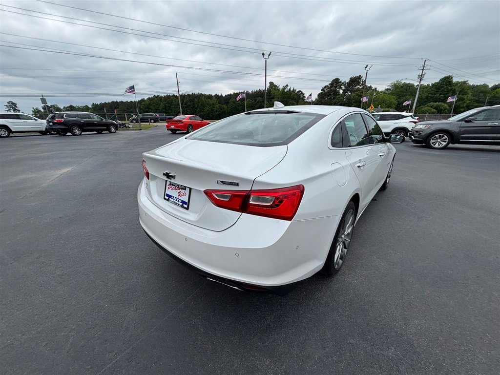 Used 2016 Chevrolet Malibu Premier w/ Driver Confidence Package II FWD image 5
